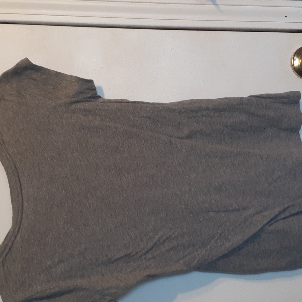 Aeropostale tee shirt, size medium - Picture 2 of 3